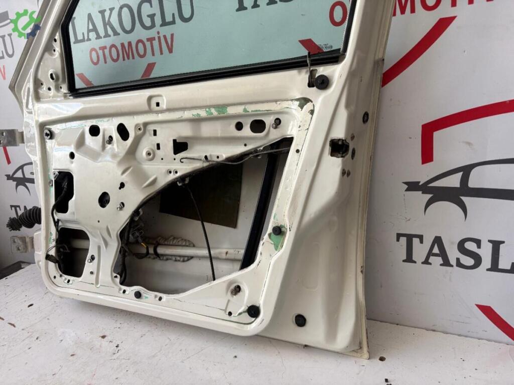 Volkswagen Polo Sağ Ön Kapı çıkma parça
