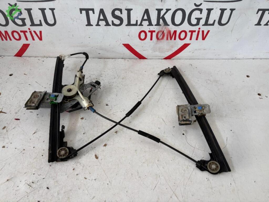 Volkswagen Polo Cam Krikosu çıkma parça