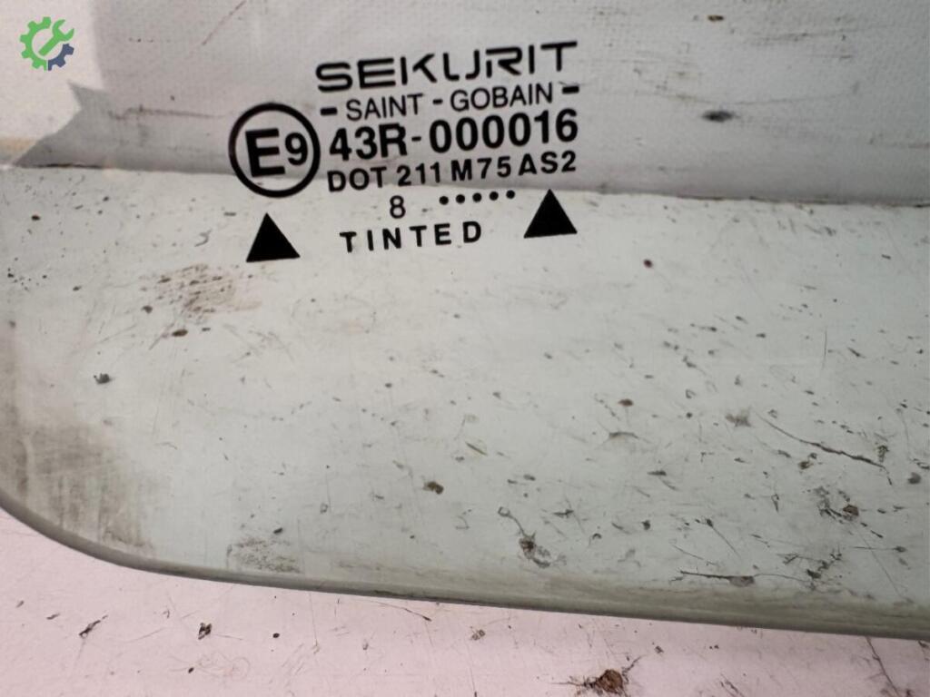 Volkswagen Polo Sağ Arka Kapı Camı çıkma parça