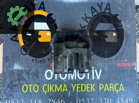Renault Clio Direksiyon Kapağı 484724749R çıkma parça