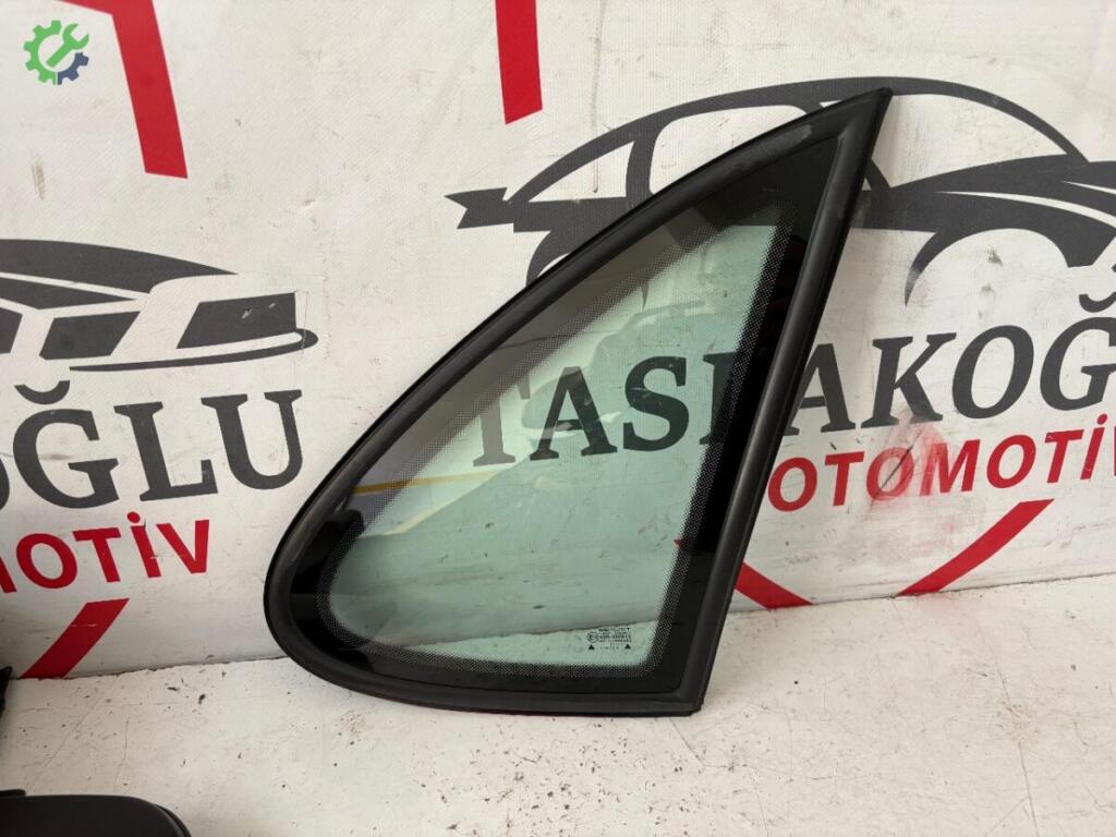 Volkswagen Polo Kelebek Camı çıkma parça