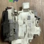 4F0839015 audi a6 sol arka kapı kilidi