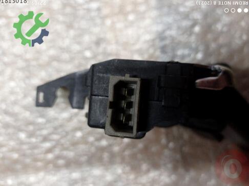 Volkswagen Passat Bagaj 4F5827505D çıkma parça