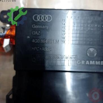 Audi A6 Orta Konsol 4G0864981M çıkma parça