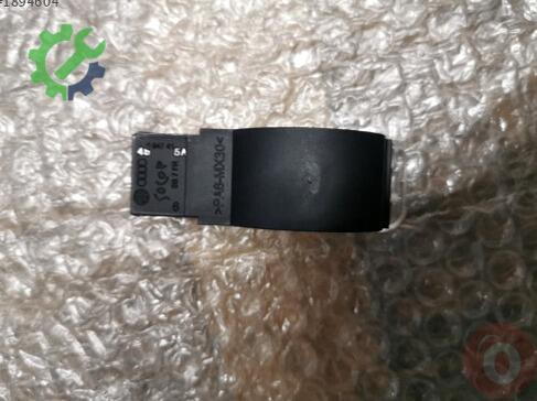 Audi A6 Tavan Lambası 4G0947415A çıkma parça