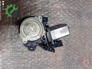 Audi A7 2022 Çıkma Cam Motoru 4G8837003
