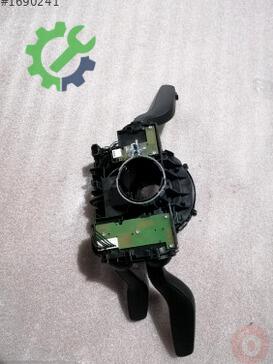 Audi A4 Sinyal Kolu 4G8953502A çıkma parça