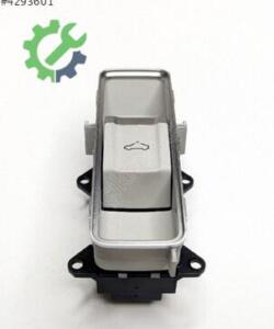 Audi A6 2025 Tavan Lambası Çıkma - 4H0959613