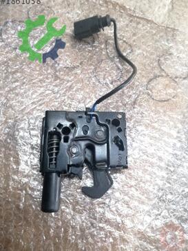 Volkswagen Caddy Kaput Kilidi 4K0823509 çıkma parça