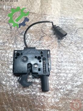 Volkswagen Caddy Kaput Kilidi 4K0823509 çıkma parça