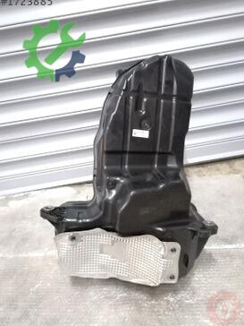 Audi Q7 Silecek Suyu Deposu 4M0131878CF çıkma parça