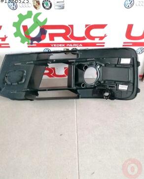 Audi Q7 Sis Farı Çerçevesi 4M0807682S çıkma parça