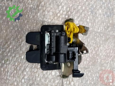 Audi Q2 Bagaj 4M0827506B çıkma parça