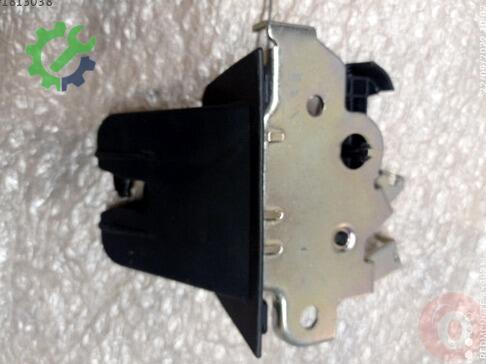 Audi Q2 Bagaj 4M0827506B çıkma parça