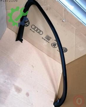 Audi Q7 Kapı Çıtası 4M0867588 çıkma parça