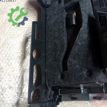Audi Q7 Torpido 4M1857035E çıkma parça