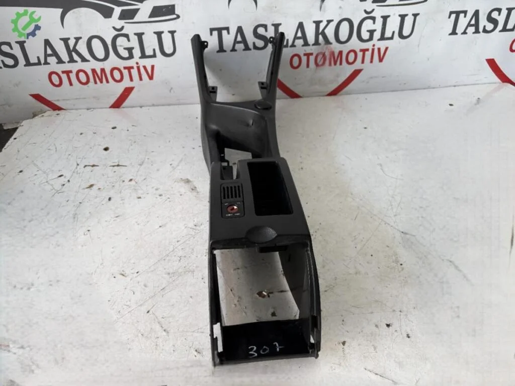 Peugeot 307 Orta Konsol çıkma parça