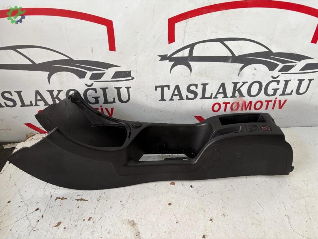 Peugeot 307 Orta Konsol çıkma parça