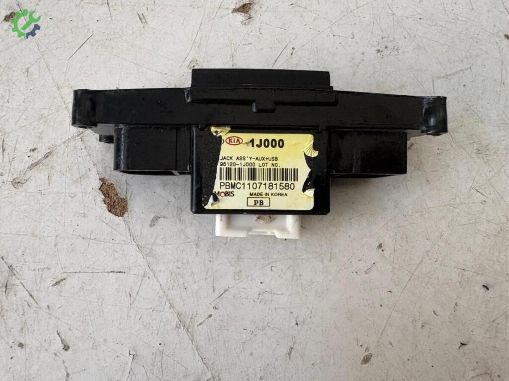 Hyundai i20 Multimedya / Teyp 961201J000 çıkma parça