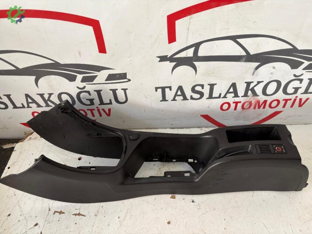 Peugeot 307 Orta Konsol çıkma parça