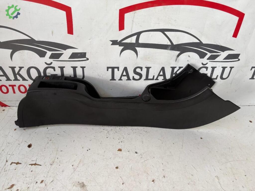 Peugeot 307 Orta Konsol çıkma parça