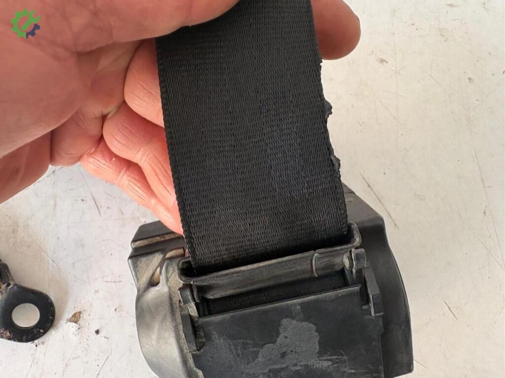 Volkswagen Polo Arka Emniyet Kemeri çıkma parça