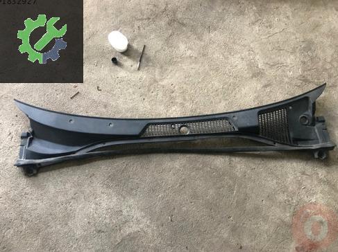 Toyota Avensis Ön Cam Izgarası 55781-05040 çıkma parça