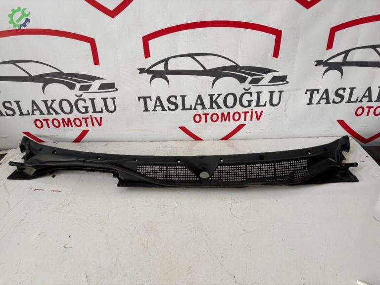 Honda Civic Ön Cam Izgarası çıkma parça
