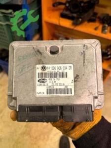 57 036 906 034 DR Volkswagen Golf 4 Motor Beyini Çıkma Orijinal