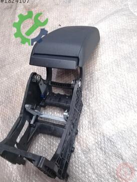 Volkswagen Golf Orta Konsol 575864207G çıkma parça