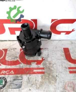 Volkswagen Passat Yedek Su Deposu 5C0965561 çıkma parça