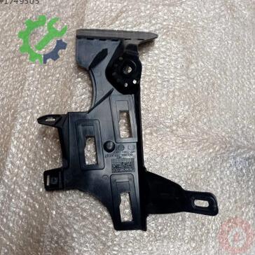 Volkswagen Golf Motor Braketi 5C1864767B çıkma parça