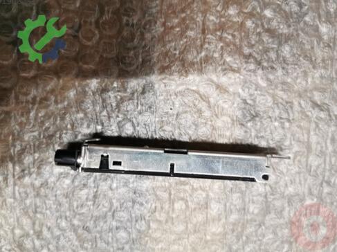 Volkswagen Jetta Anten 5C6035552B çıkma parça