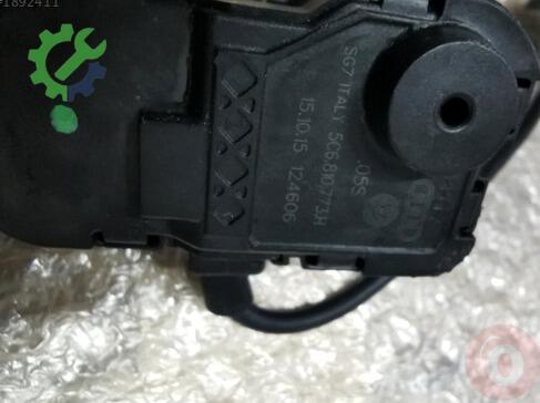 Volkswagen Golf Depo Kapağı 5C6810773H çıkma parça