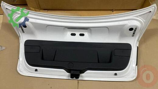 Volkswagen Jetta Bagaj 5C6827025D çıkma parça