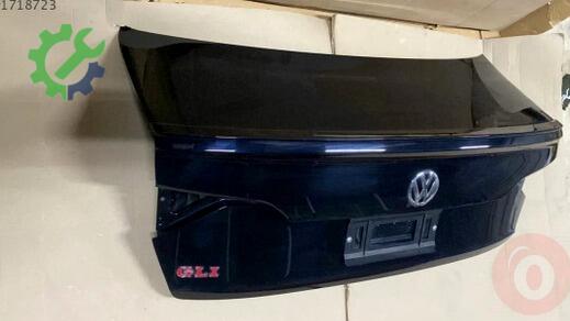 Volkswagen Jetta Bagaj 5C6827025D çıkma parça