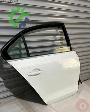 Volkswagen Golf Kapı 5C6833056E çıkma parça