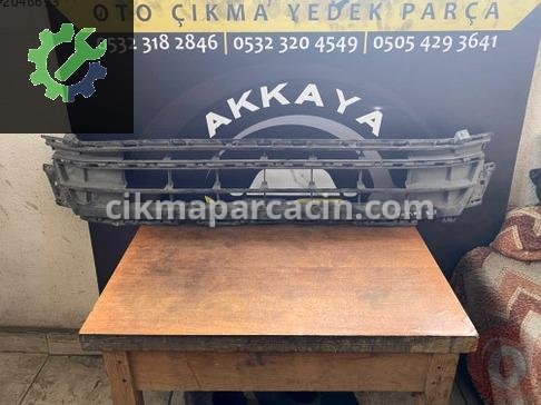 Volkswagen Jetta Tampon Izgarası 5C6853677Q çıkma parça