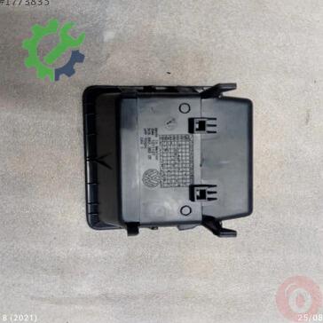 Volkswagen Jetta Orta Konsol 5C6863383OT çıkma parça