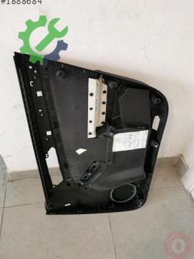 Volkswagen Jetta Kapı Döşemesi 5C6867011Q çıkma parça