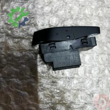 Volkswagen Jetta Anahtar/kumanda 5C6962125 çıkma parça