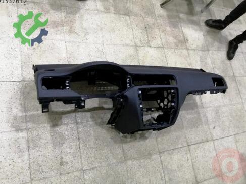 Volkswagen Jetta Torpido 5C7857002D çıkma parça
