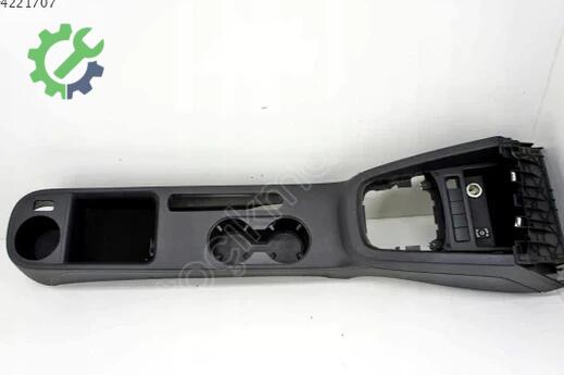 Volkswagen Jetta Orta Konsol 5C7863241A çıkma parça