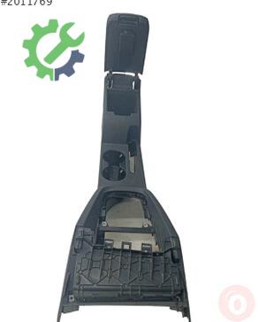Volkswagen Jetta Orta Konsol 5C7863241L çıkma parça