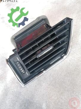 Skoda Octavia Havalandırma Izgaraları 5E0819701E çıkma parça
