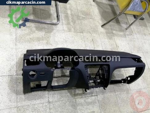 Skoda Octavia Torpido çıkma parça