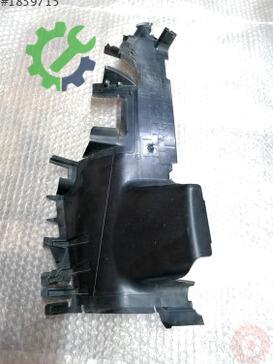 Volkswagen Golf Radyatör Traversi 5G0121284M çıkma parça