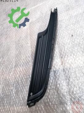 Volkswagen Golf Sis Farı Çerçevesi 5G0853666A çıkma parça