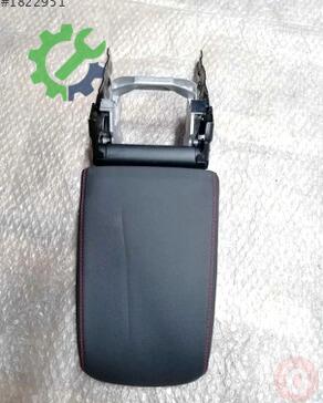 Volkswagen Golf Orta Konsol 5G0864207F çıkma parça