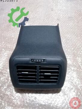 Volkswagen Golf Havalandırma Izgaraları 5G0864298F çıkma parça